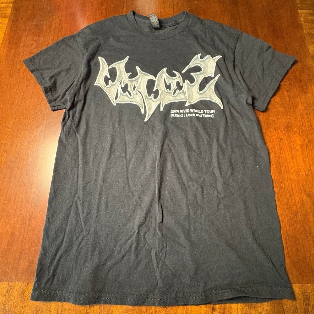 VIVIZ 2024 World Tour V.hind Love and Tears T-Shirt Medium